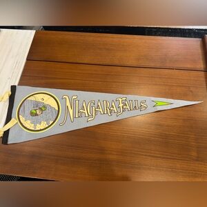 Niagara Falls Oxford pennant special Sesame Street collection